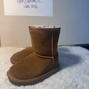 Koolaburra Chestnut Suede Boots